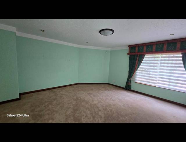 6 BEDROOM HOUSE FOR SALE IN SUNWARD PARK